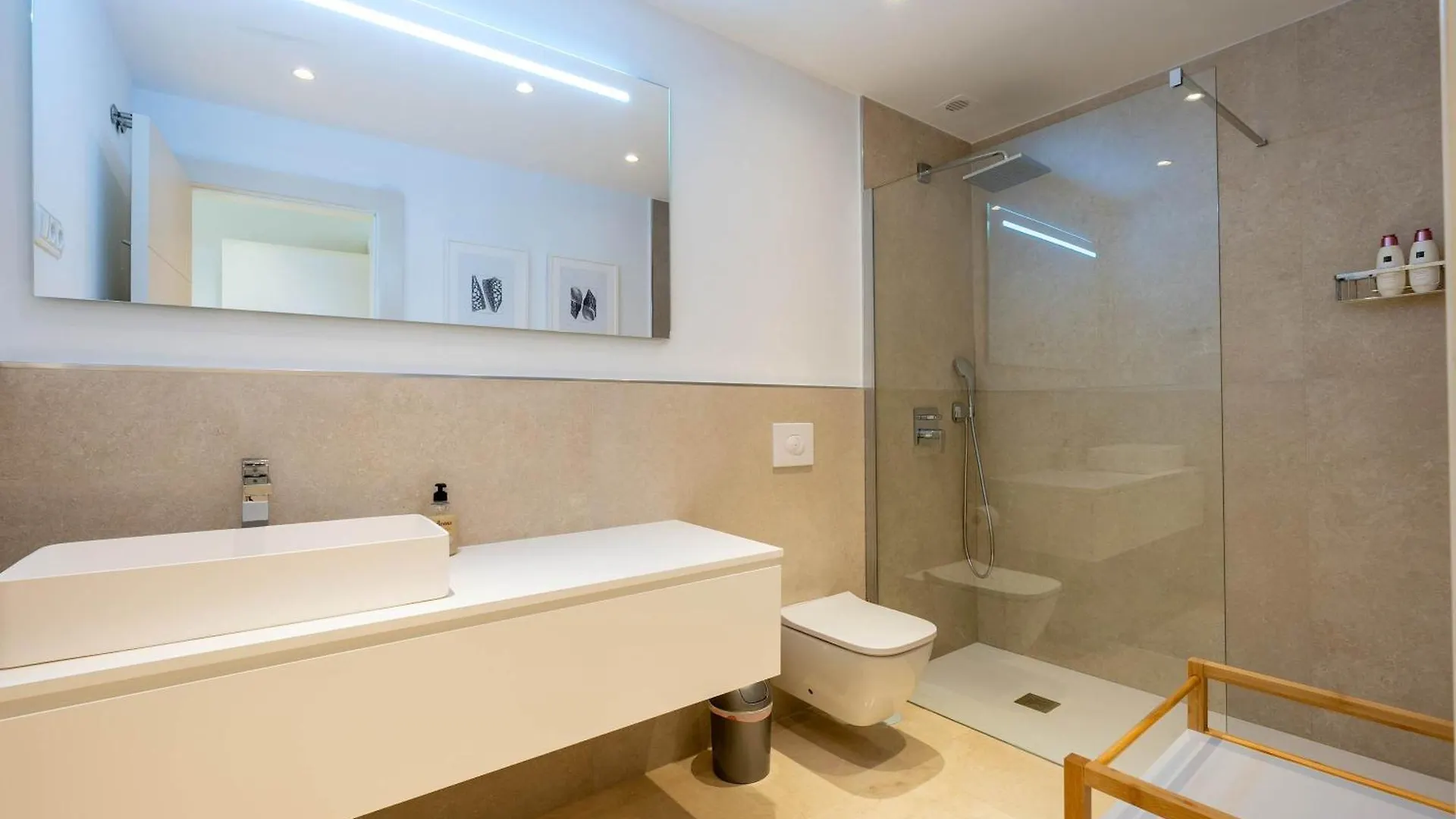 Apartment Luxury Escape - Los Flamingos Golf Retreat Estepona